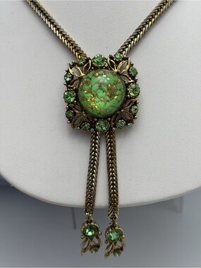 🐈⬛🐈⬛50%off Vintage Green Glass Uranium Lariat Necklace